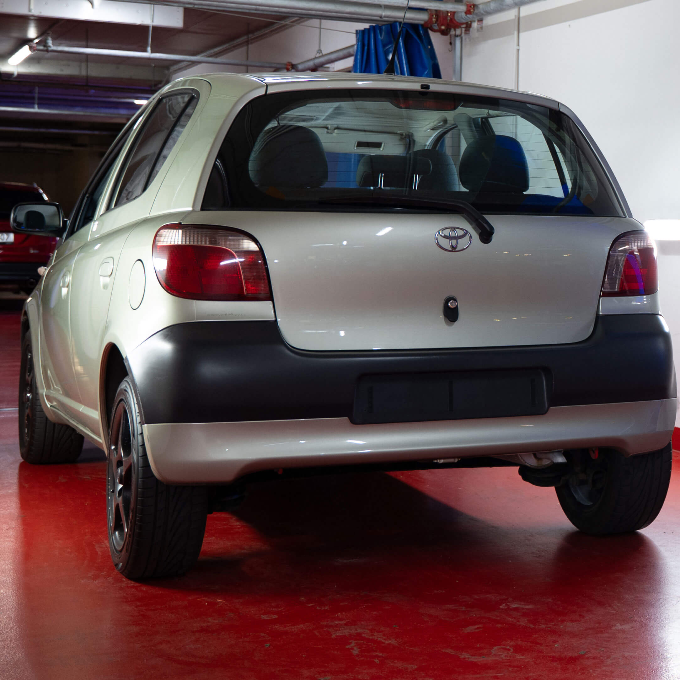 vytažení promáčkliny na autě po